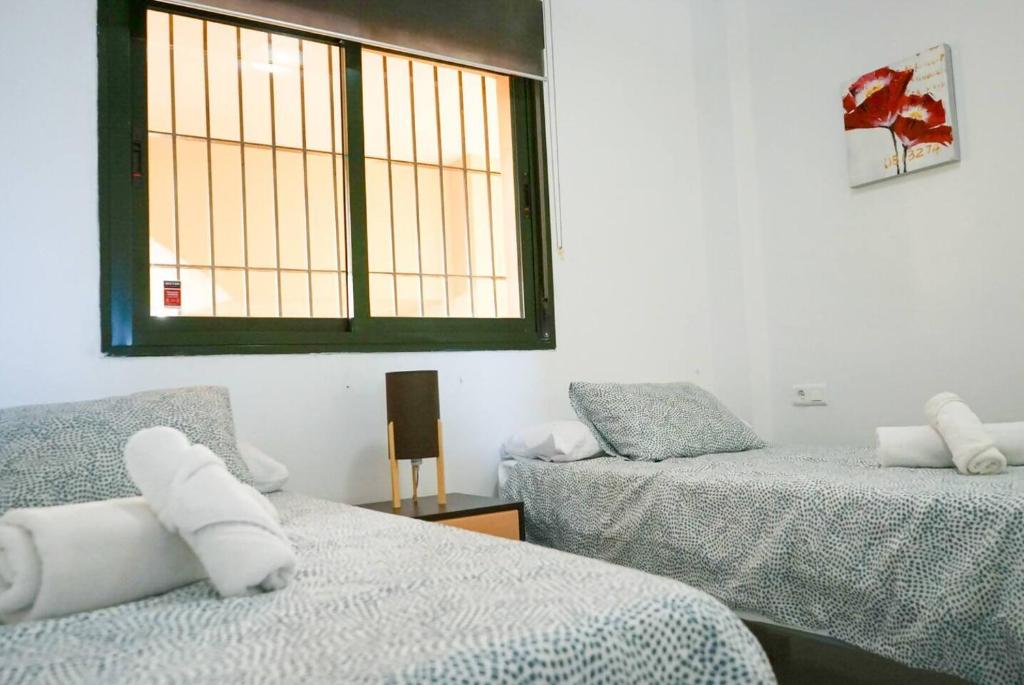 Bright & quiet 2BR flat w/ large terrace & pool - 4