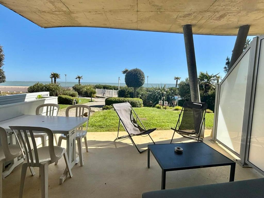 Appartement pour 4 pers avec terrasse, jardin, piscine et accès plage - Animaux admis - FR-1-194-218 - 1