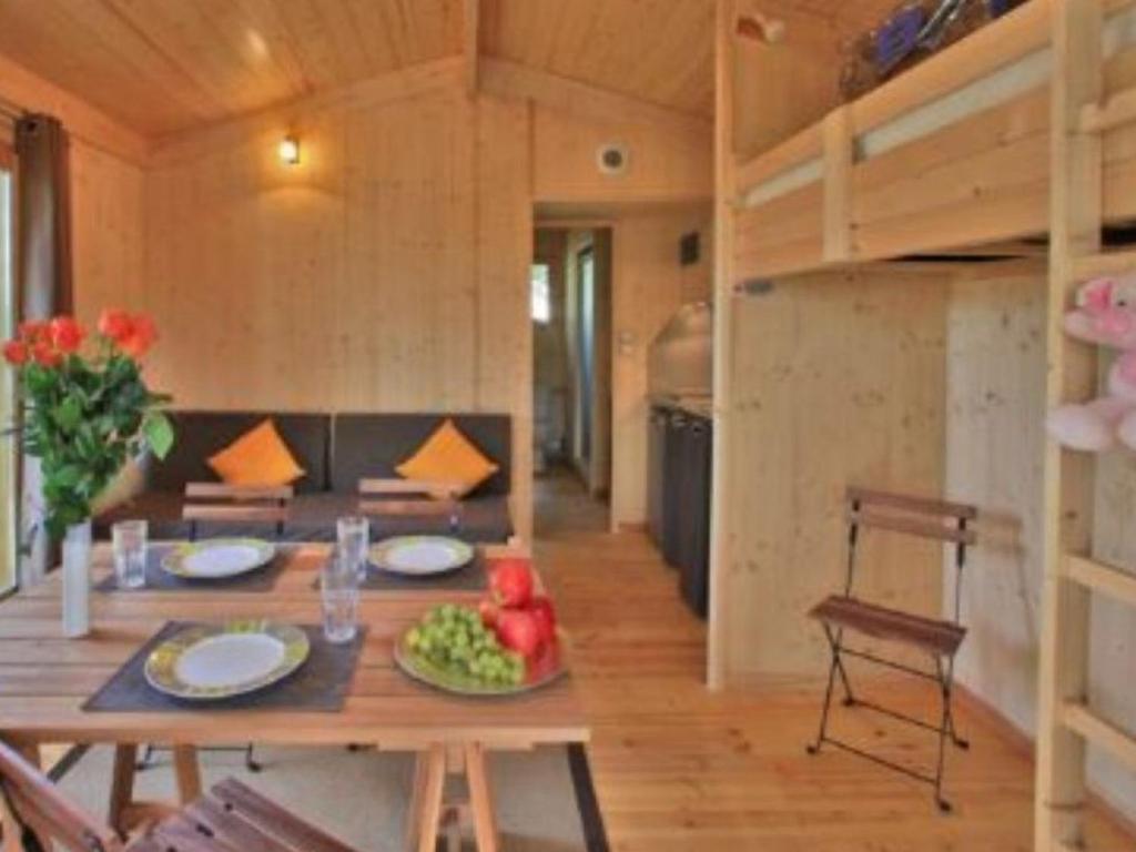 Cabane dans les arbres - 4 pers. - API-1-52-2114 - 2