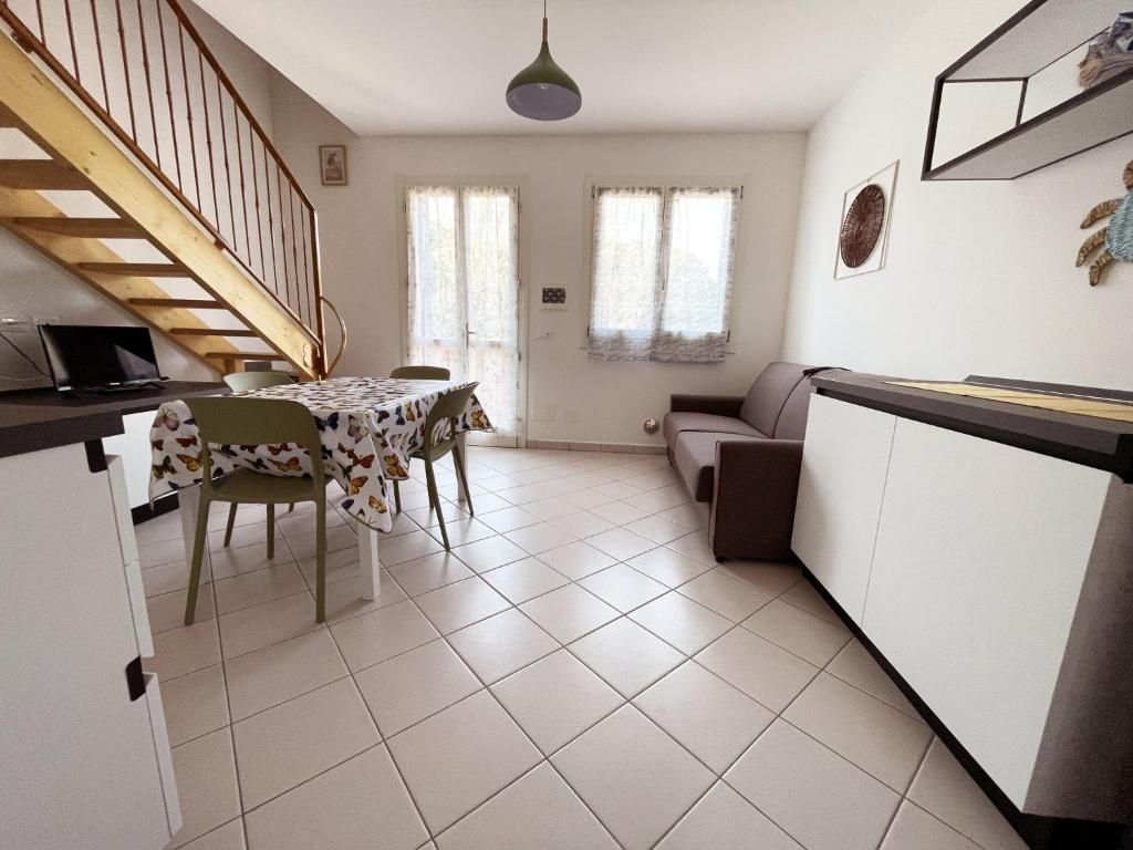 Seaside family flat with terrace-Beahost - 4