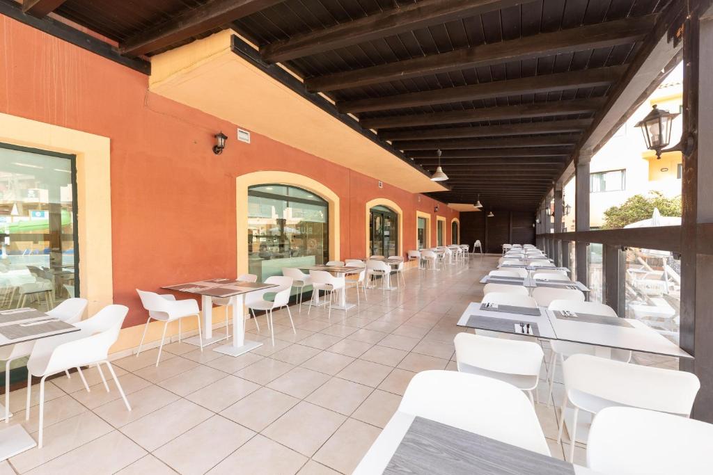 BLUESEA Aloe Corralejo — Restaurant & bars in Corralejo, Canary Islands