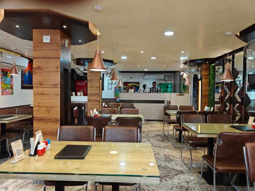 Oasis Hotel and Restaurant レストラン