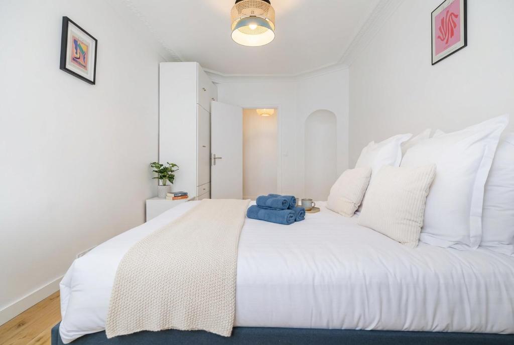 FurtiveStay - Galeries Lafayette - 8 Joubert - 5