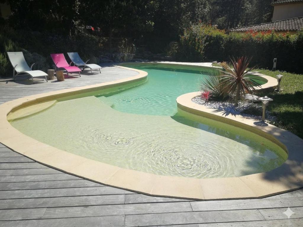 Grand studio 30 m2 dans villa avec piscine proche de Valbonne - 4