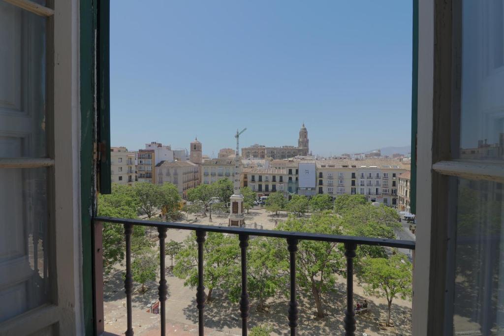 C11 - Cosy 7 Bedrooms in Plaza Merced - 2