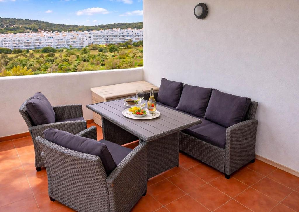 Apt with views over Valle Romano Golf Estepona - 2
