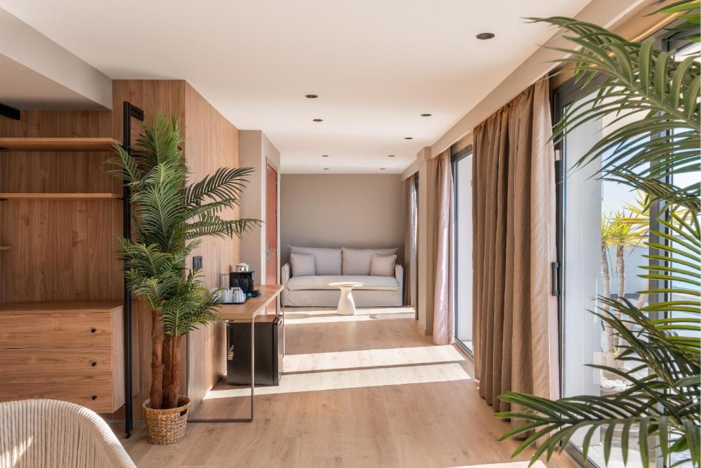 Marins Suites - Adults Only Hotel — Hotel rooms in Cala Bona, Balearic Islands