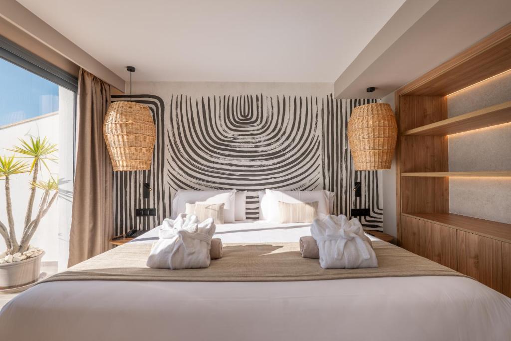 Marins Suites - Adults Only Hotel — Hotel rooms in Cala Bona, Balearic Islands
