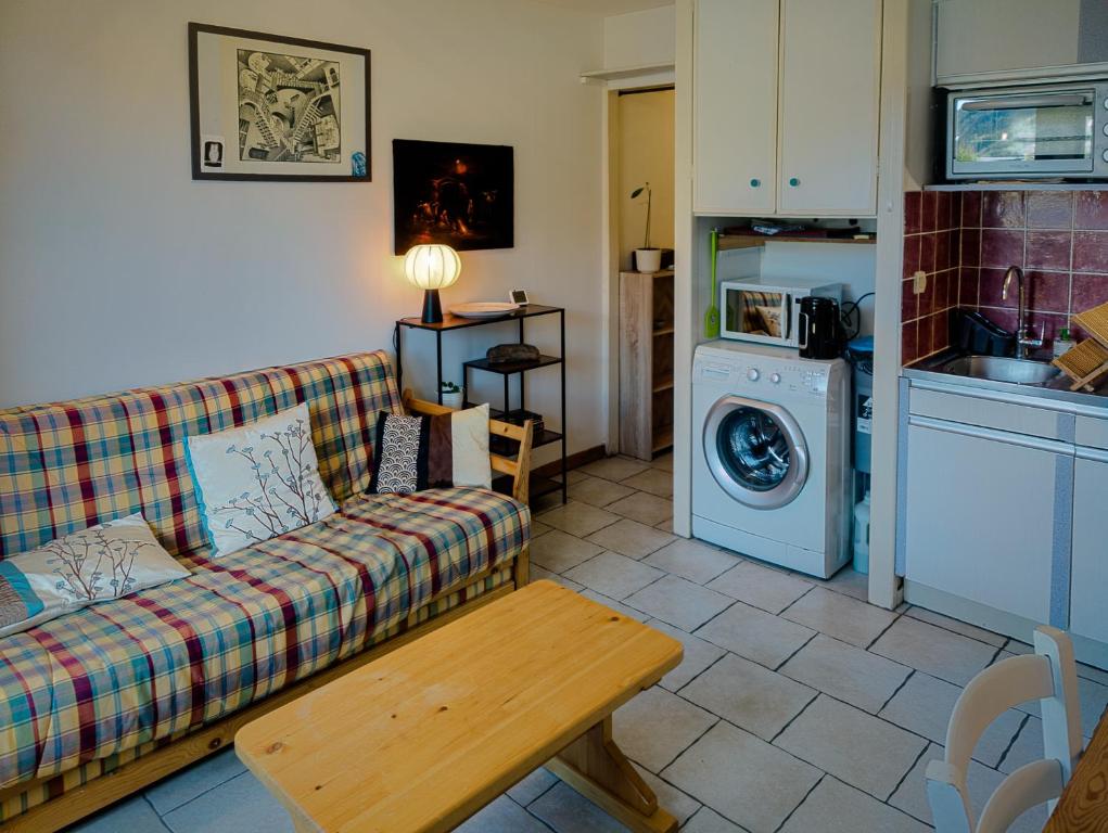 Studio avec coin montagne, balcon, toutes proximités - 4