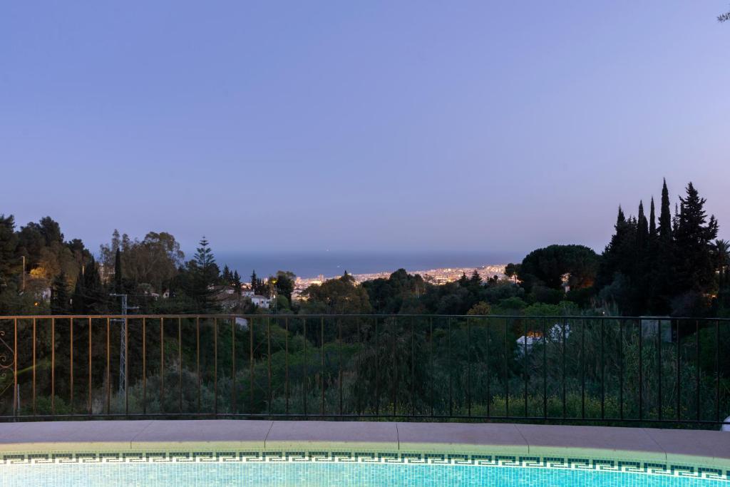 Gorgeous villa with pool - 4
