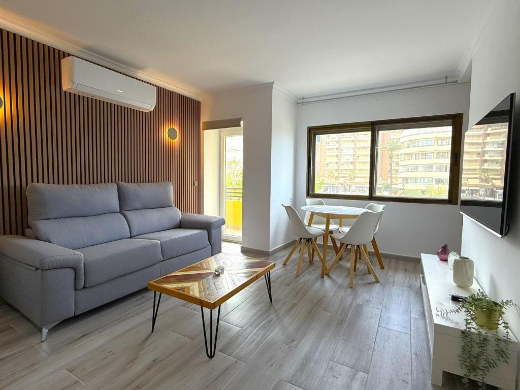 Apartamento de playa con piscina - 1