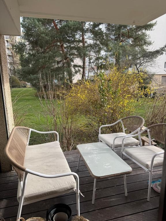 Joli appartement avec terrasse et à deux pas du lac - 3