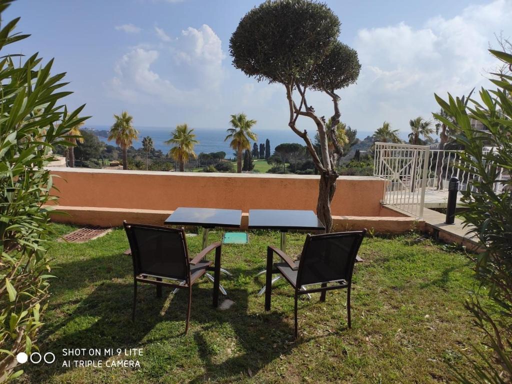 Saint-Raphael Cap Esterel Vue Mer Air-con 4 to 5 pers XWQ3 - 4
