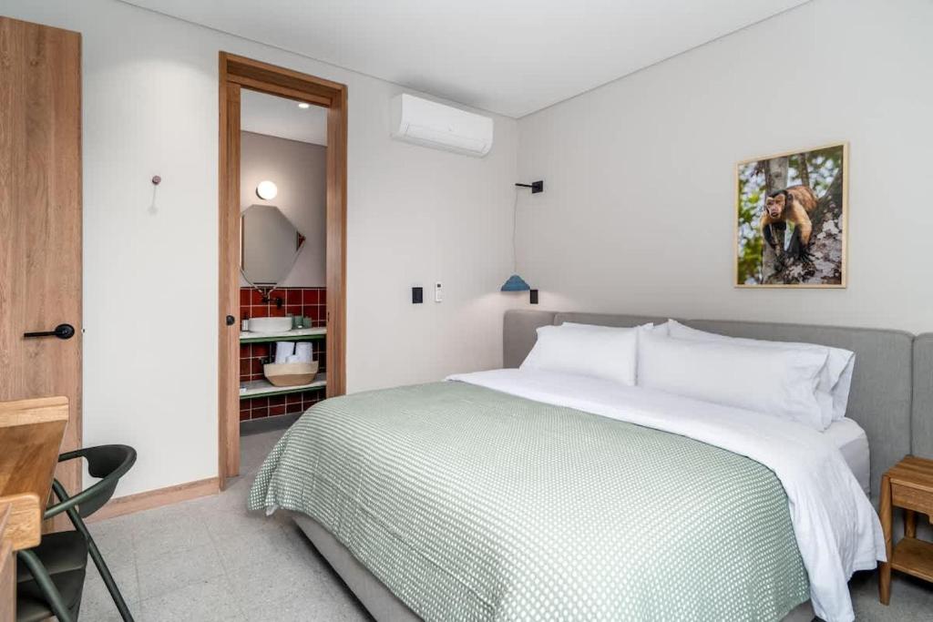 Deluxe 2-Bed -2-Bath Granada Best Location 202 - 2