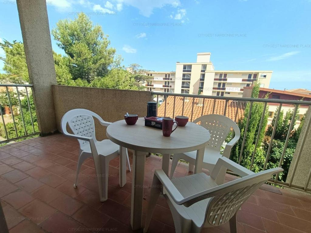 Appartement 2 étoiles à 50m de la plage avec balcon et parking privé - FR-1-619-143 - 1