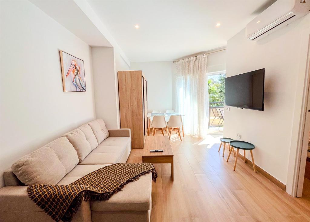 Skol 231 - Studio at Skol Building in Marbella centre with sea views - 1