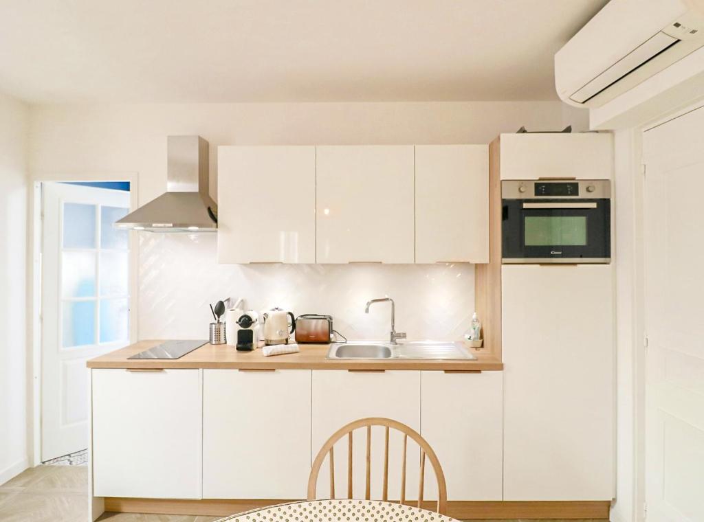 FERSEN Superb Mediterranean style apartment in heart of Old Antibes - 4