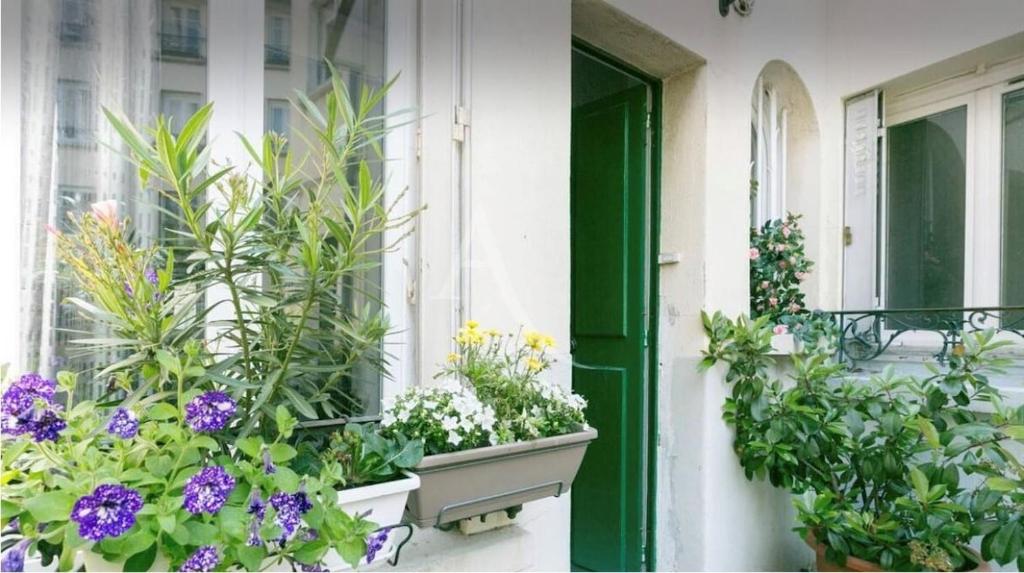 Studio Apartment Small renovated house in Paris - 3