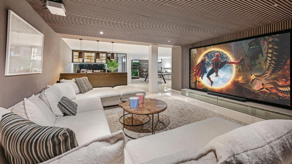 VACATION MARBELLA I Villa Fleur, Rooftop Hot Tub, Heated Pool, Sauna, Cine, GYM, Sea View, Close to The Beach - 4