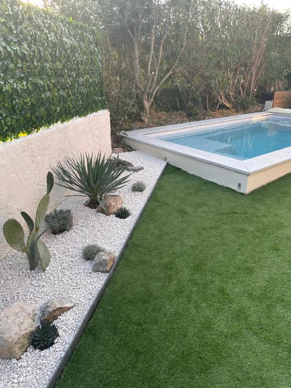Maison 6 pers piscine privée et extérieur au calme - 4