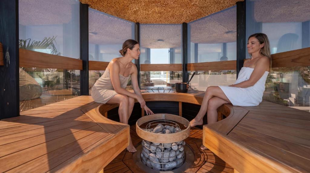 VACATION MARBELLA I Villa Fleur, Rooftop Hot Tub, Heated Pool, Sauna, Cine, GYM, Sea View, Close to The Beach - 3