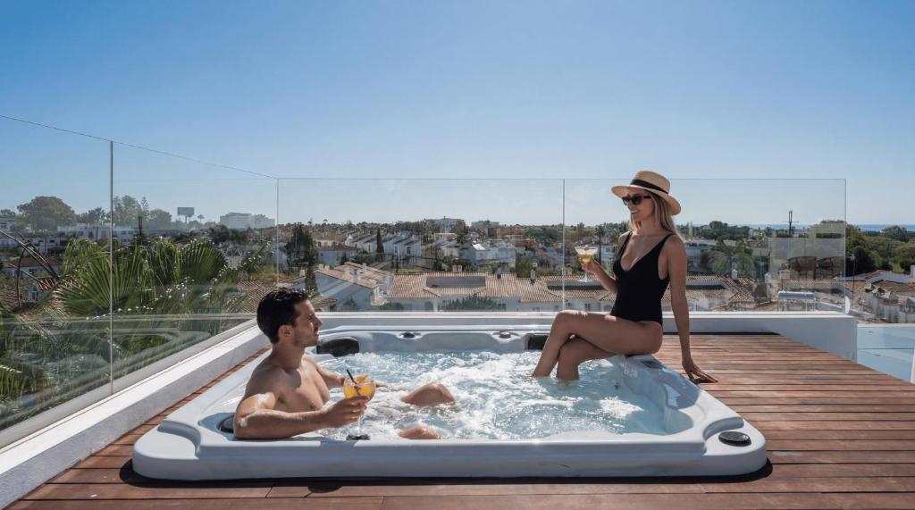 VACATION MARBELLA I Villa Fleur, Rooftop Hot Tub, Heated Pool, Sauna, Cine, GYM, Sea View, Close to The Beach - 2