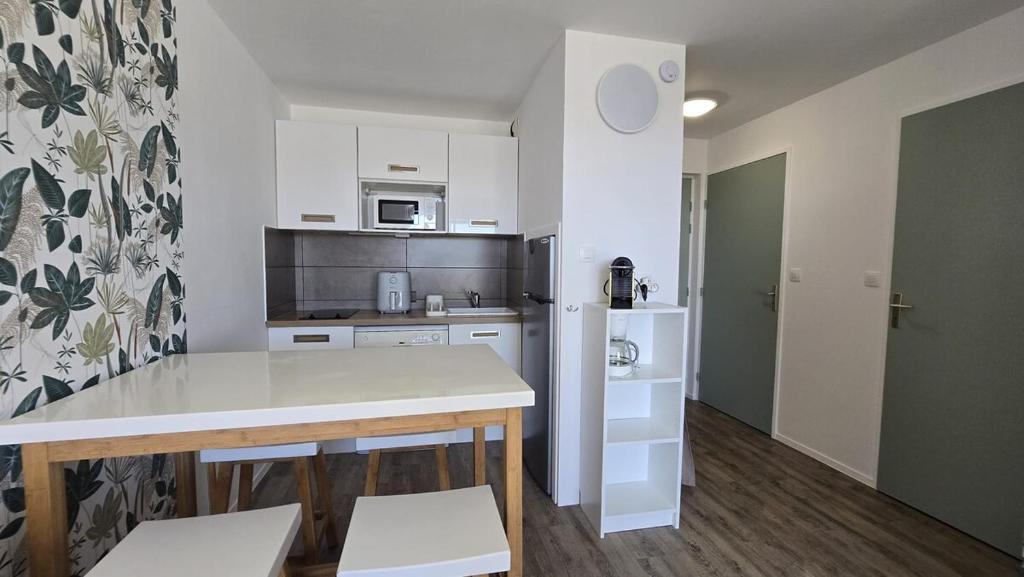 Appartement à 100m de la plage avec piscine et place de parking - 4