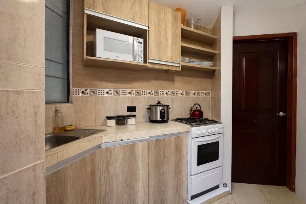 Suite in Lomas de Urdesa walk to Tennis Federation - 4
