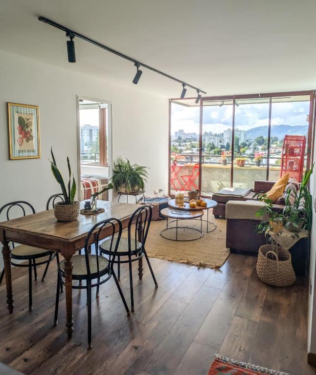 Depto con terraza y vista a volcanes, parking, Smart TV y self check-in - 1