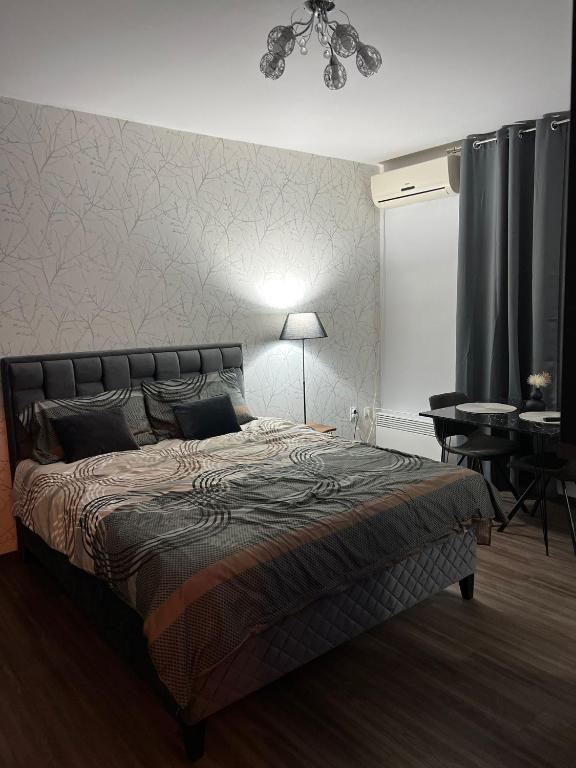 Cozy Star Studio for Couples - 2