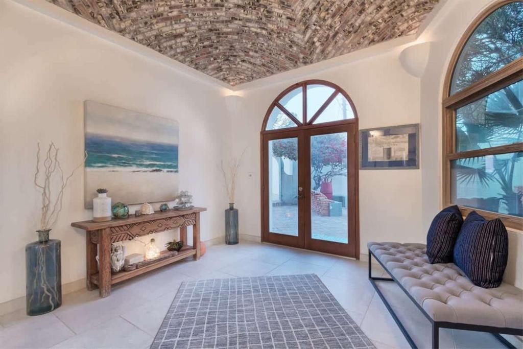 One of a Kind Beachfront Home Estrella del Mar - 2