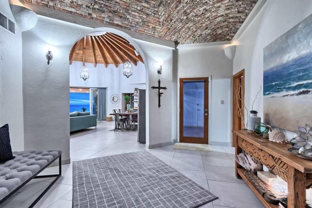 One of a Kind Beachfront Home Estrella del Mar - 3