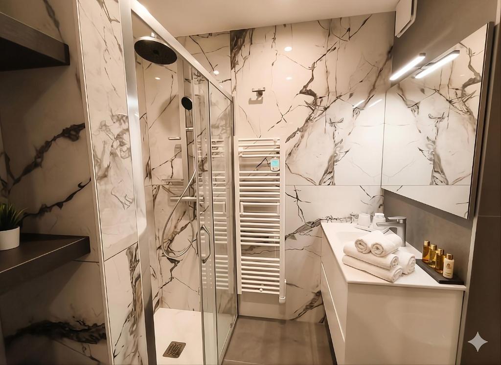 Charme de Mougins & proximité Cannes Logement idéal pour couple en séjour détente ou professionnels en déplacement - 4