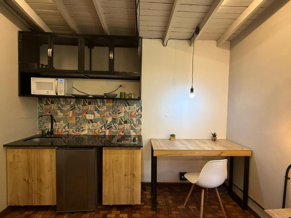 Studio apartment for 2 people in Poblado FRN105 By Roots Rentals - 3