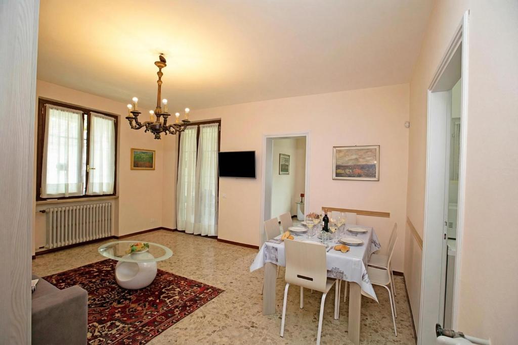 Villa Alberti Apt Bruna 900m from Garda lake with Shared Garden - Happy Rentals - 4