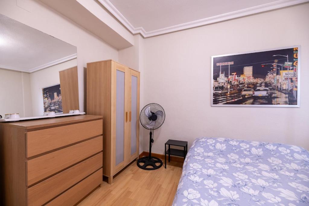 Spacious 5 Bedroom Apartment Near Train and Bus Station - 2