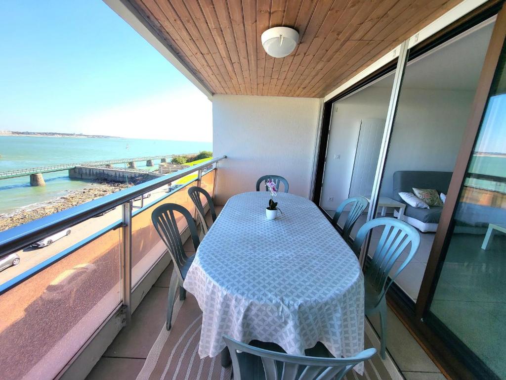 Appartement T3 avec terrasse, garage - La Chaume - FR-1-92-765 - 1