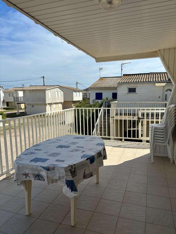 AIG 48 – Chalet climatisé – Gruissan – 6 personnes - 4