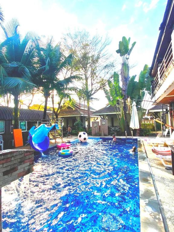 Swimming pool