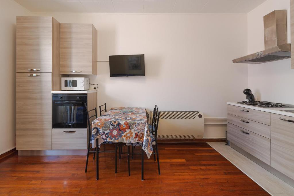 Petit Mazzini - 2