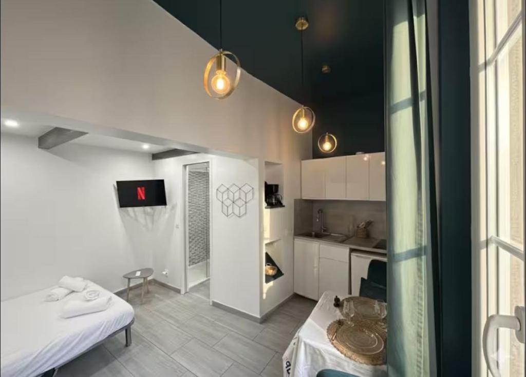 La Scène - Lumineux - Cœur Avignon - 4