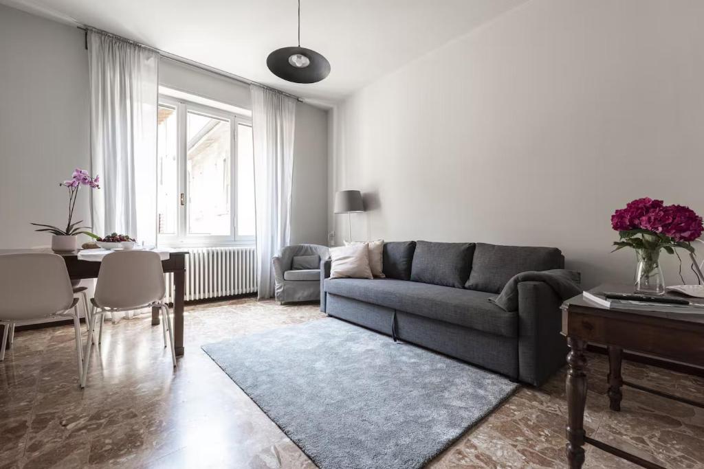 2 bedrooms 70 meters from lake and cathedral - 2
