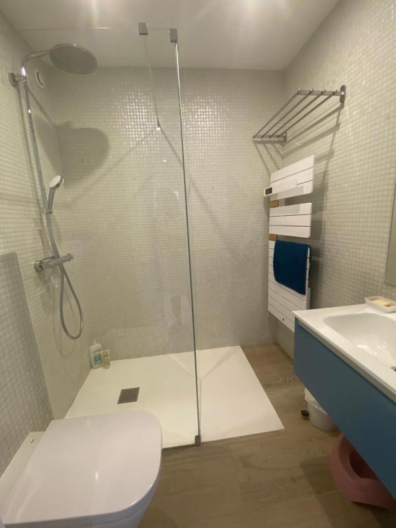Joli F3 , 4 pers, villa Mahana , plein pied sur jardin , domaine privé criques et plages à pied - 3