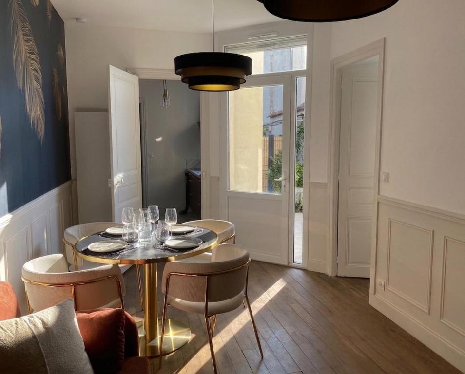 Downtown apartment with private garden - 1
