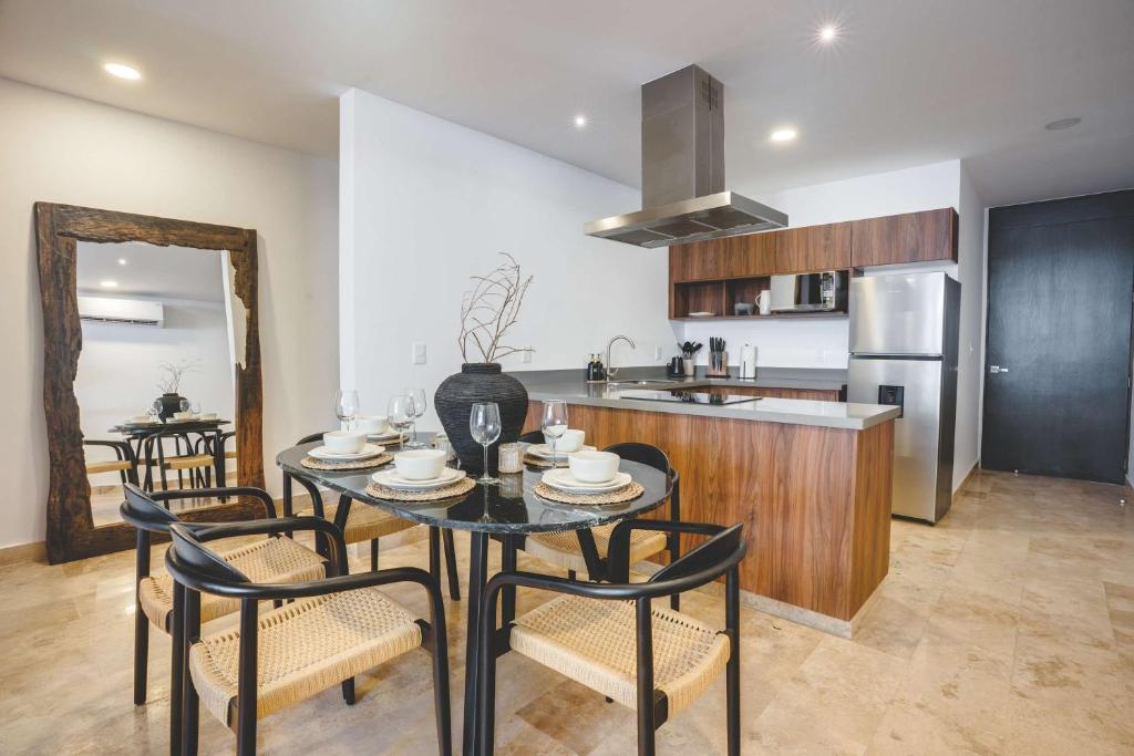 Luxury 2BR Retreat with Private Pool & Spa - 3