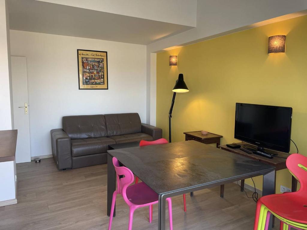 Élégant T3 Rénové, Balcon Vue Mer, WIFI, Parking - FR-1-833-38 - 4