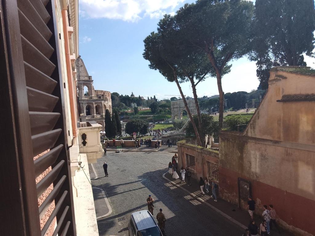 Vista Colosseo con 3 camere, 3 bagni a 100m dalla metro Colosseo - 3