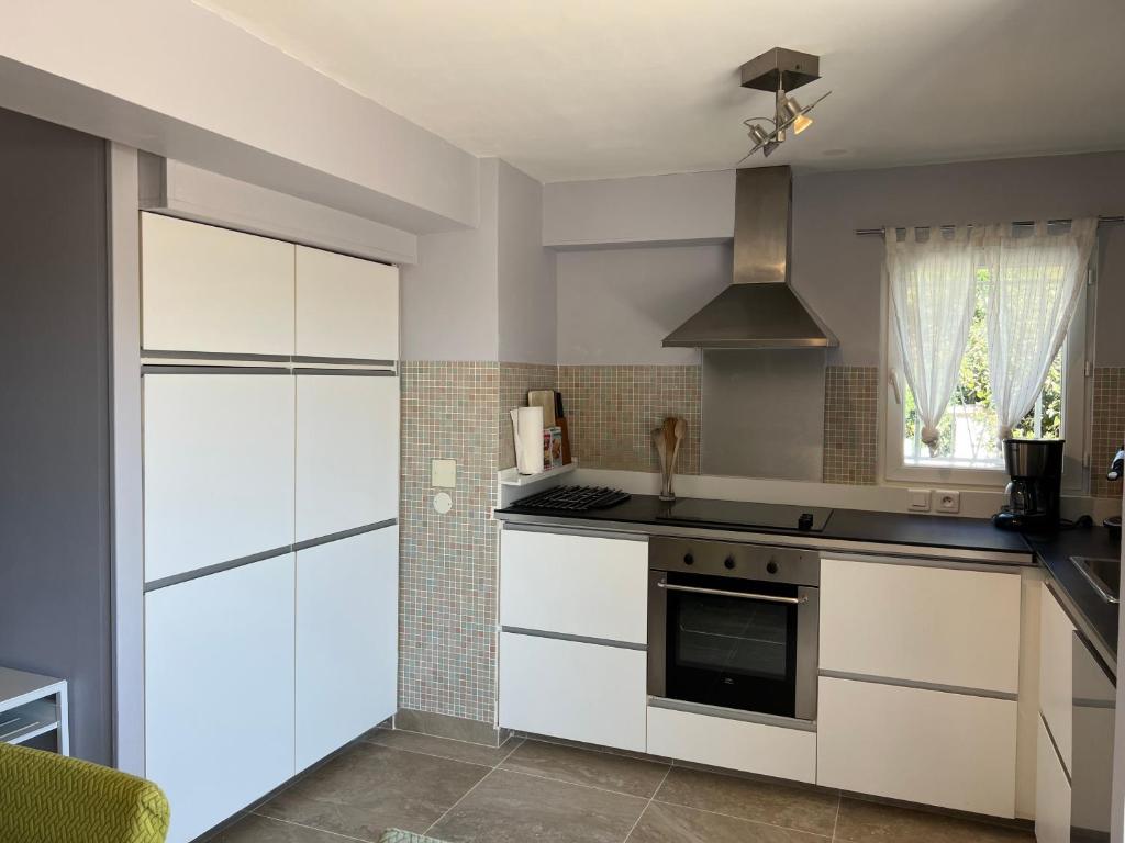 Ou Souleou appartement 3 étoiles dans villa Spa béton jardin vue mer et colline - 5