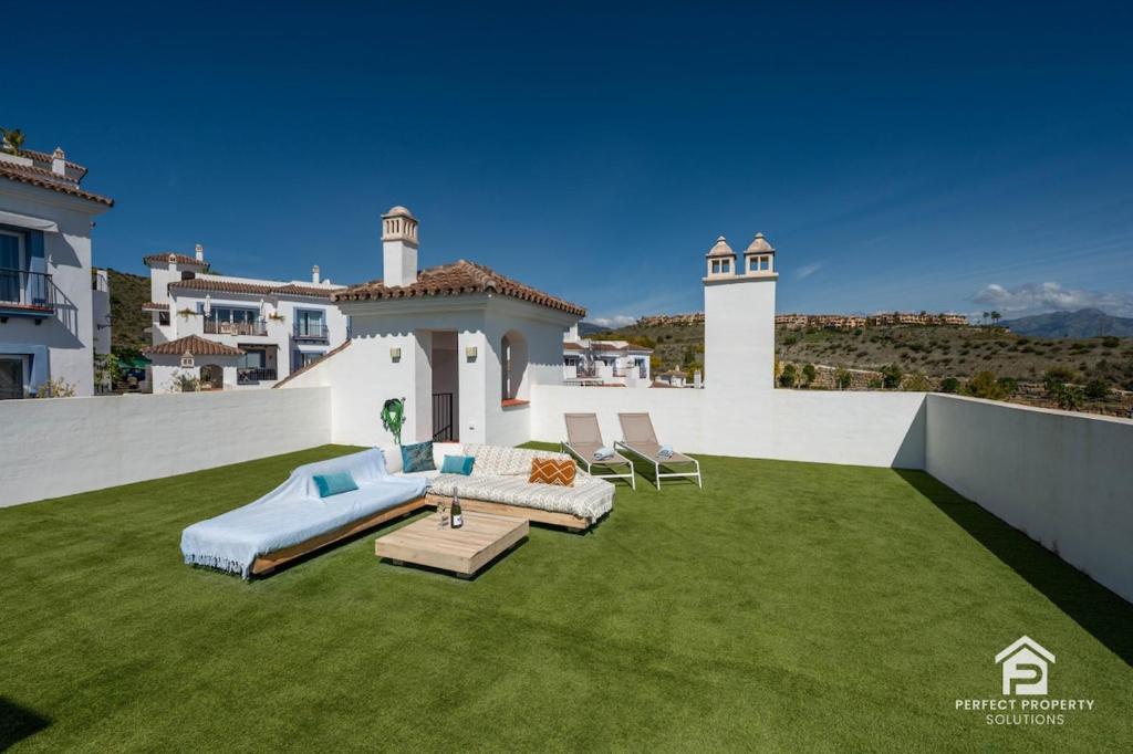 Paraiso Pueblo Penthouse - Rooftop Views & Garage - 3