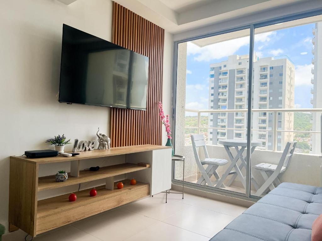 Apartamento con 3 Cuartos, 2 baños, AC y Vista al Mar - 1